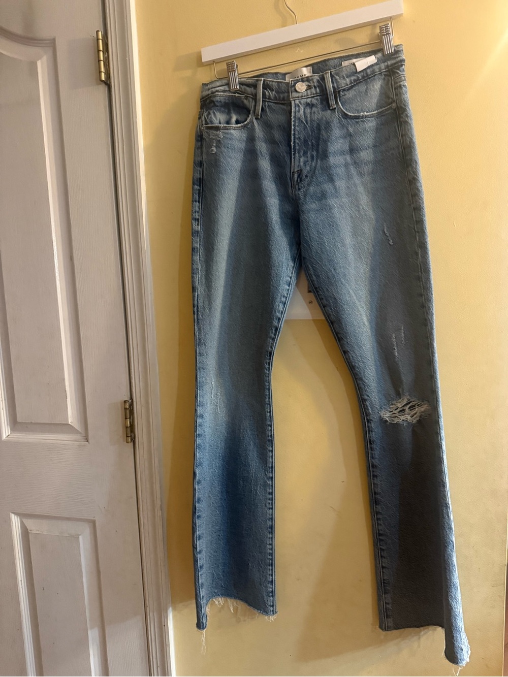 Frame Le High Flare Light Blue Straight Jeans with Distressed Knee, 27
